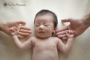 タイニートーズ新生児フォトニューボーンフォト男の子生後0ヶ月