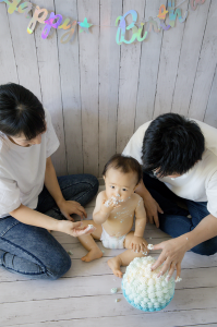 タイニートーズ男の子赤ちゃん島田市藤枝市焼津市静岡市1歳1才誕生日記念写真ケーキスマッシュケーキ